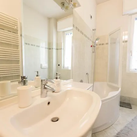 Como-swiss 15 Min - Big With Parking - Terrace - Wifi Olgiate Comasco