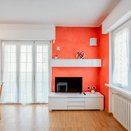 Como-swiss 15 Min - Big With Parking - Terrace - Wifi Olgiate Comasco